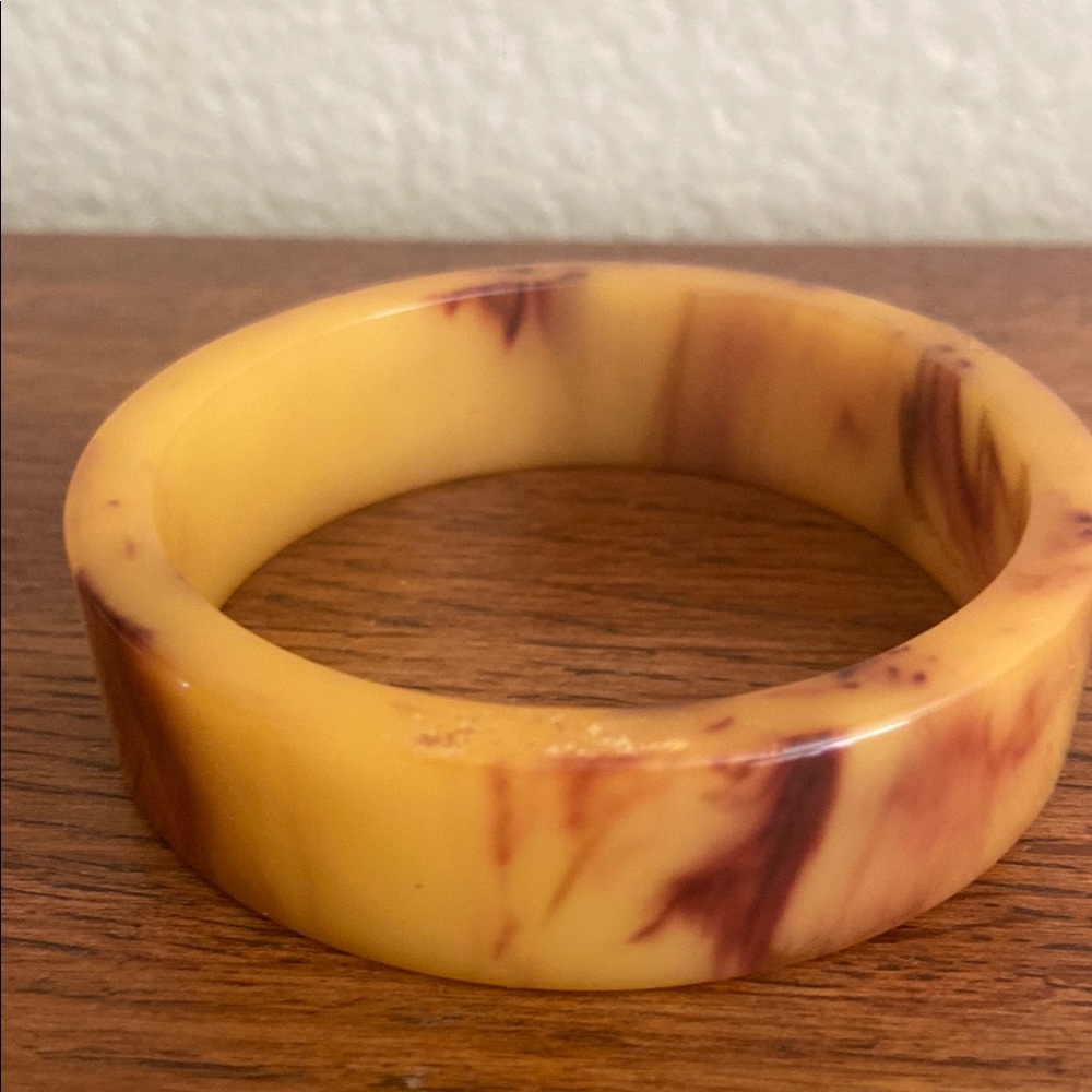 Vintage 60s BAKELITE Carmel Marbled Bangle Bracelet